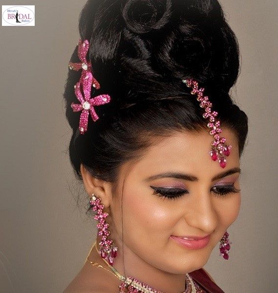 Indian Bridal Makeup 2024 Ideas [Expert Tips + FAQs]